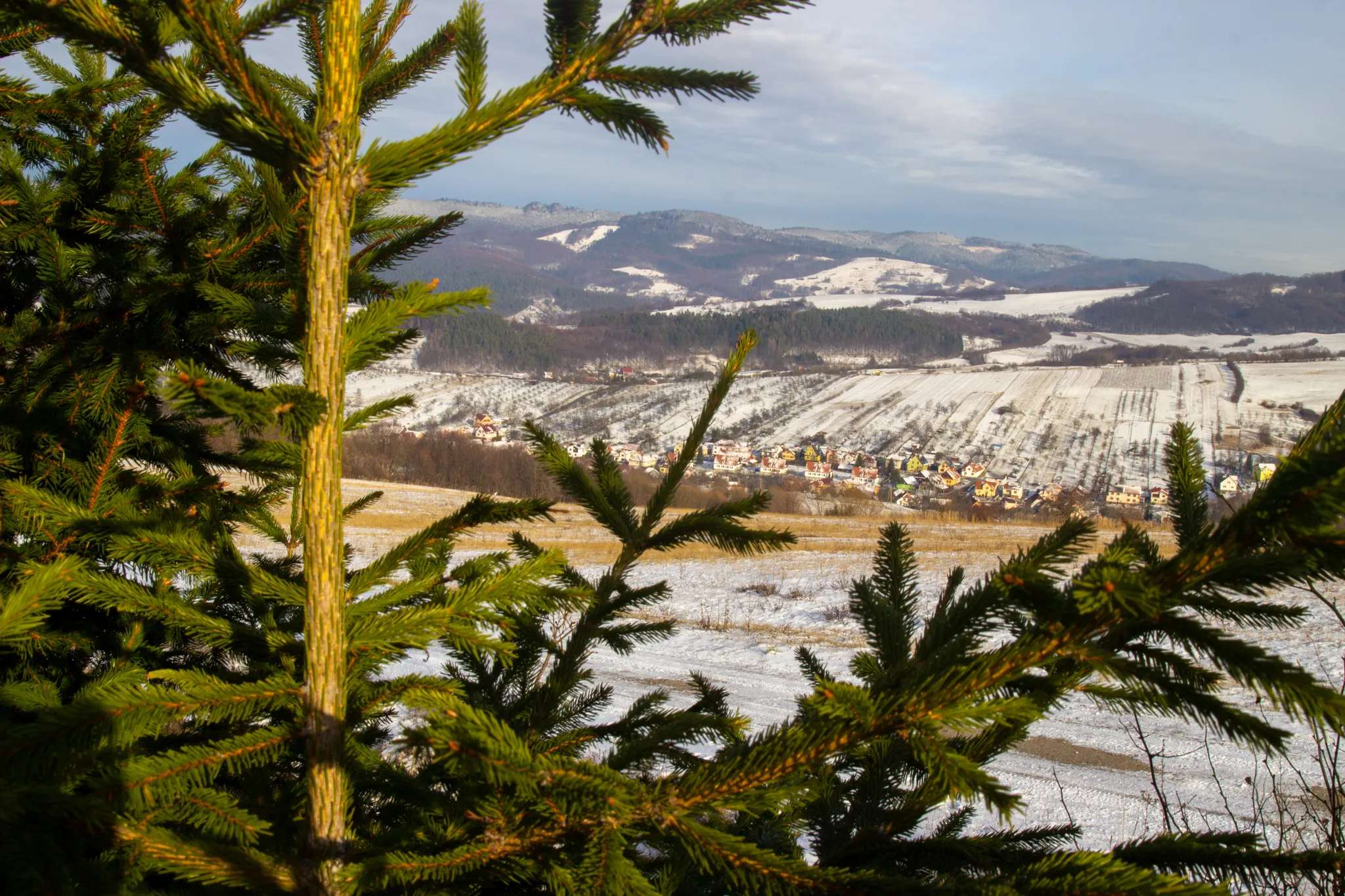 Za výhledy zimního Závrší a Vršatských bradel