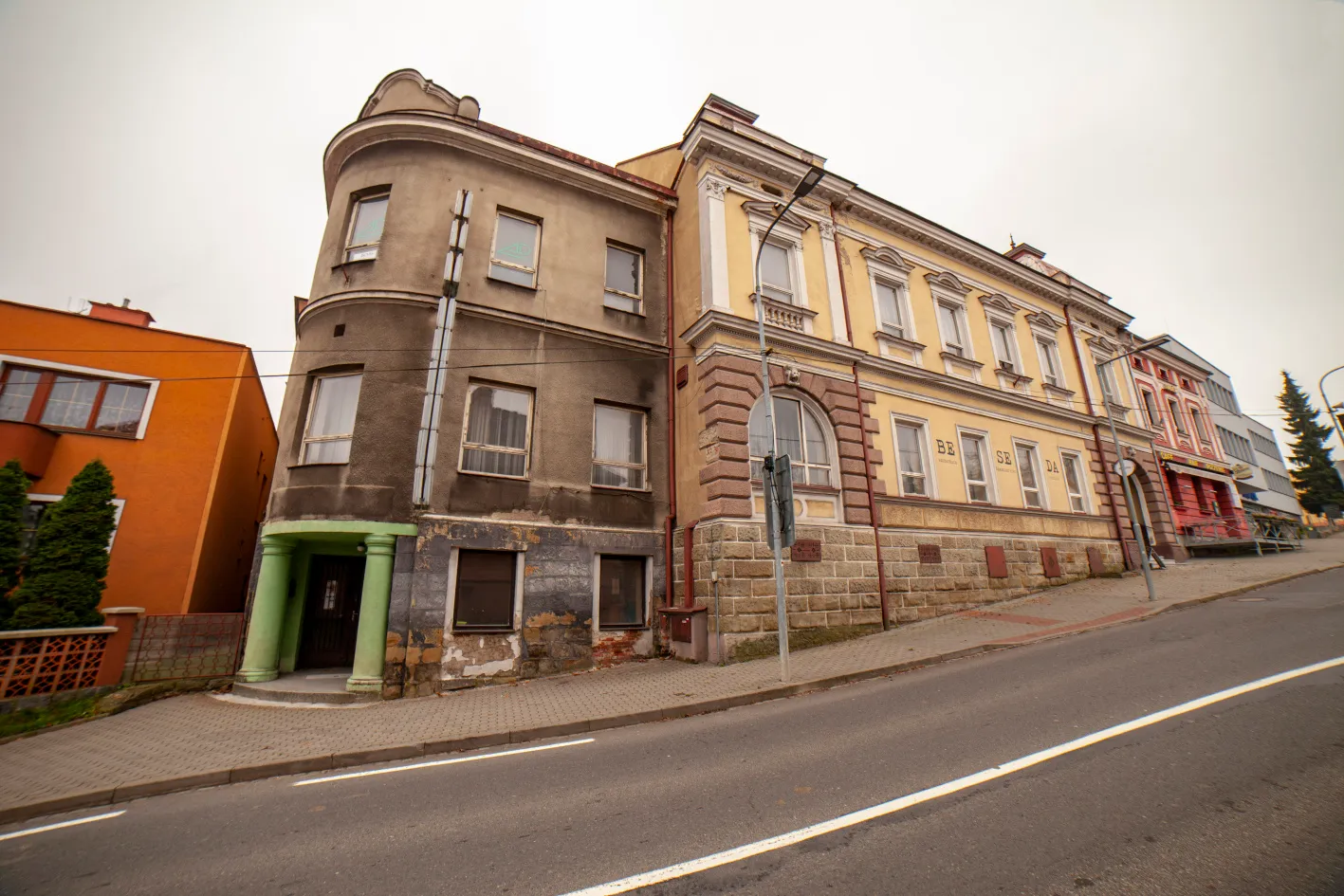 Secesní architekturou Huberta Gessnera