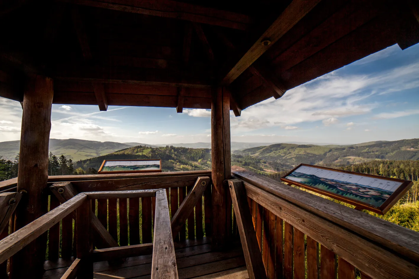 Hřebenem Královce za krásami UNESCO