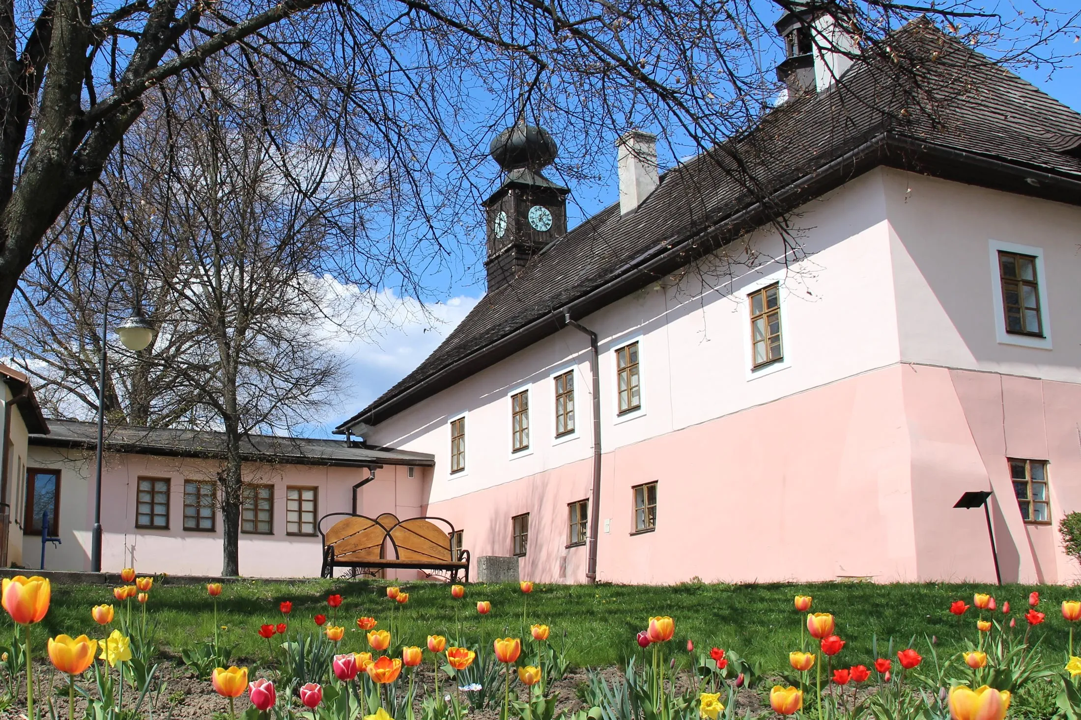 Secesní architekturou Huberta Gessnera