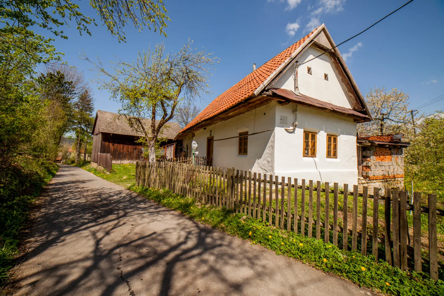 Hřebenem Královce za krásami UNESCO